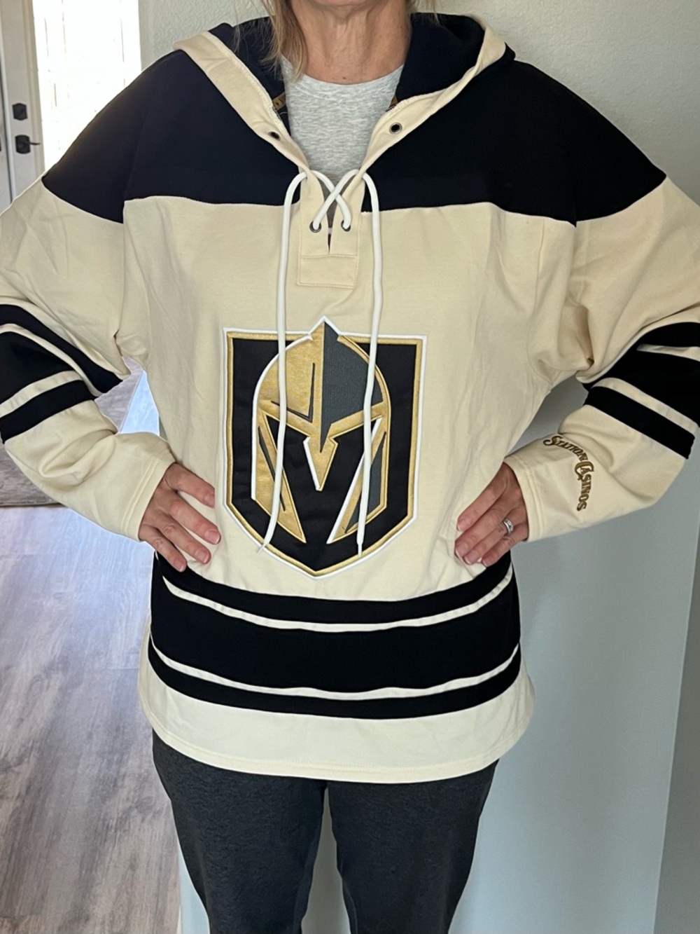 LAS VEGAS GOLDEN KNIGHTS Cream, Black and Gold Hockey Pullover Hoodie (New)